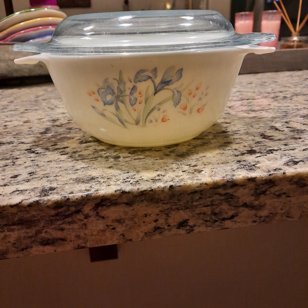 Pyrex england blue iris vintage bowl with lid